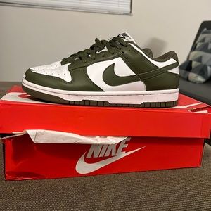 Nike low dunks